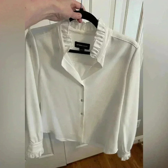 Fifteen Twenty White Button Up Shirt Blouse size XSmall - Picture 8 of 8